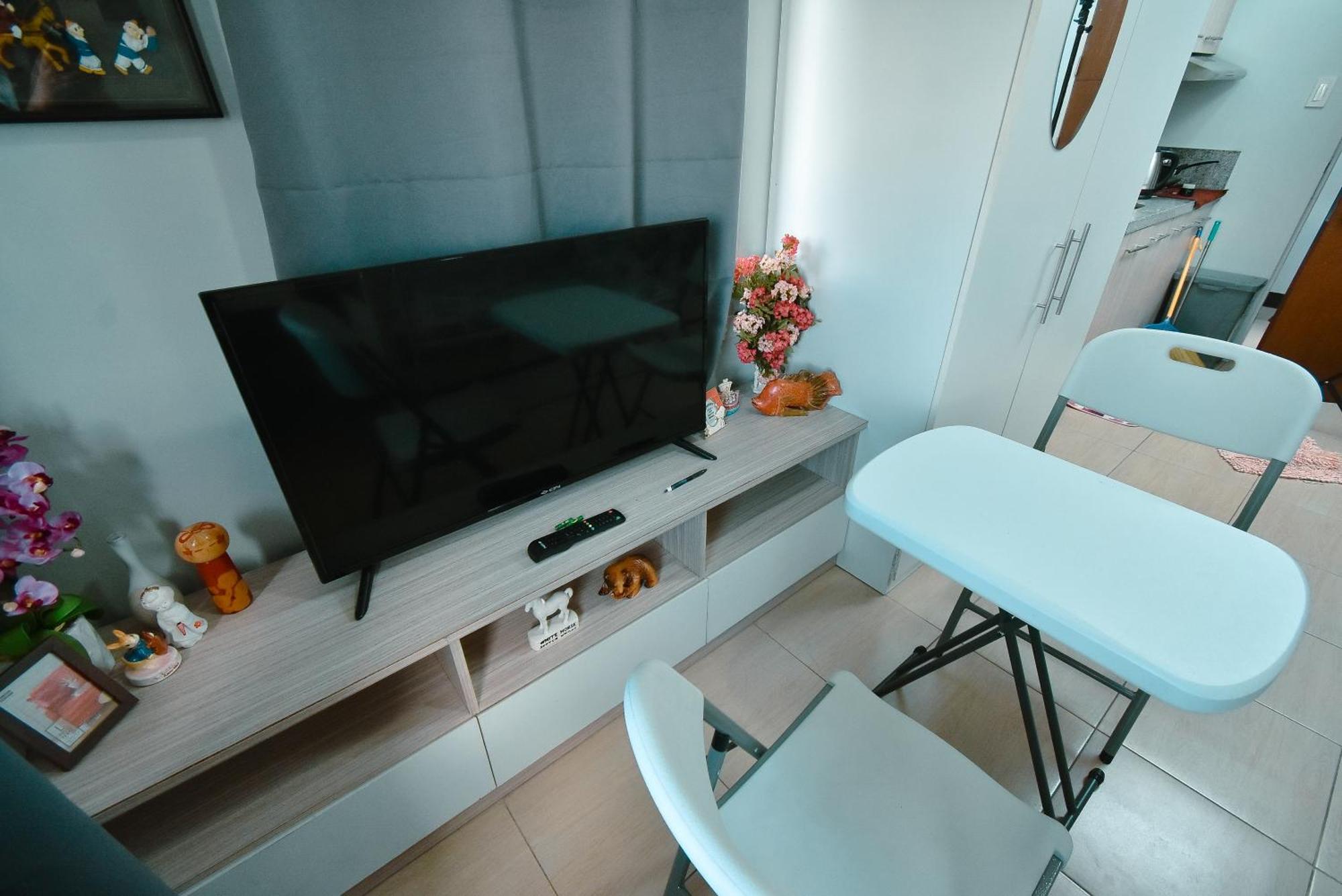 Cozy Unit With Free Pool, Netflix & Wifi In Alabang Crq3 Aparthotel Muntinlupa City Eksteriør bilde